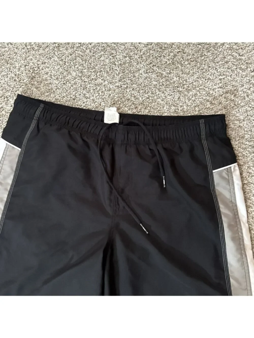 Nike Swim Trunks Board Shorts Men's Large Black Gray White Striped Lined